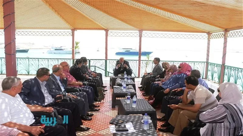 محافظ السويس يبحث مع وفد 