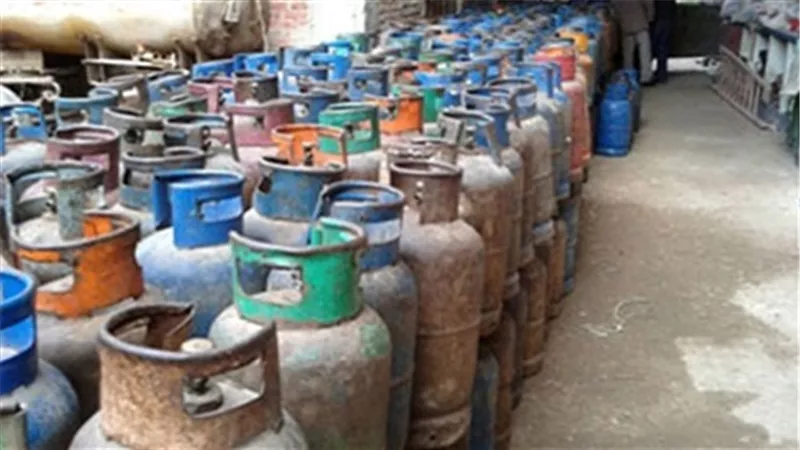 ضبط مدير مستودع بوتاجاز لاستيلائه على الأسطوانات بمنشأة القناطر 