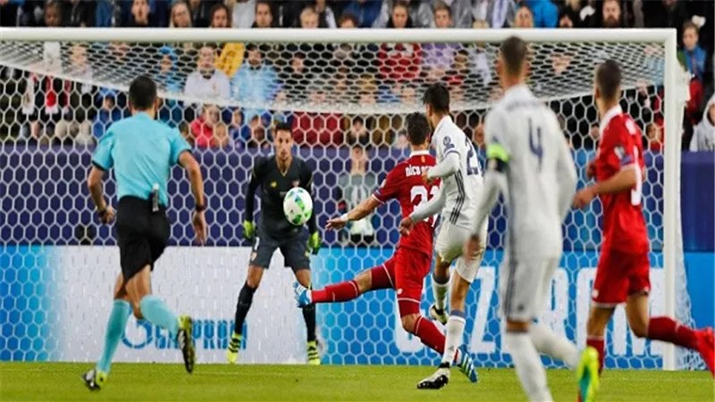 بالفيديو.. إشبيلية يتعادل مع ريال مدريد في الشوط الأول