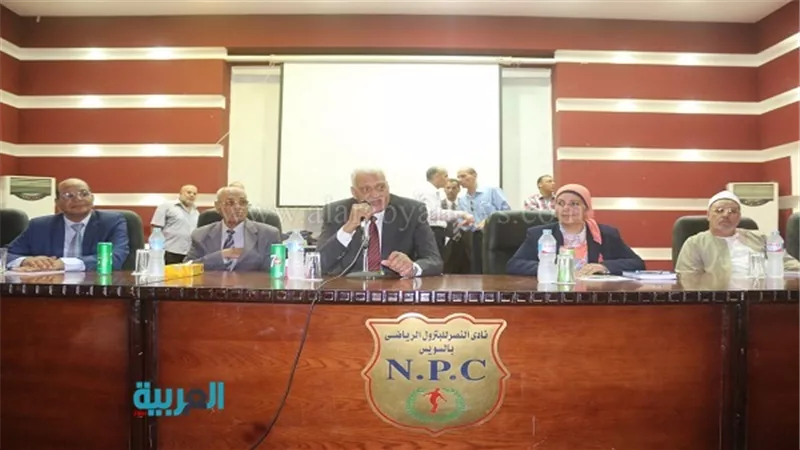 بالصور.. محافظ السويس يهنئ الفائزين بقرعة الحج للجمعيات الأهلية