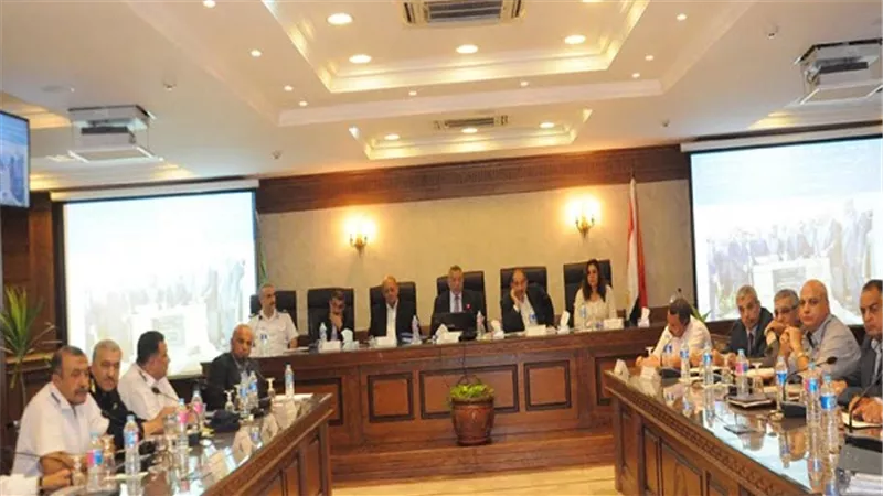 بالتفاصيل.. محافظ الجيزة يكشف عن احتياجات المحافظة من مياه الشرب والصرف خلال السنوات القادمة.. وتدبير 300 مليون جنيه لحل مشاكل القطاع.. وتخصيص 150 مليونًا للبنية التحتية