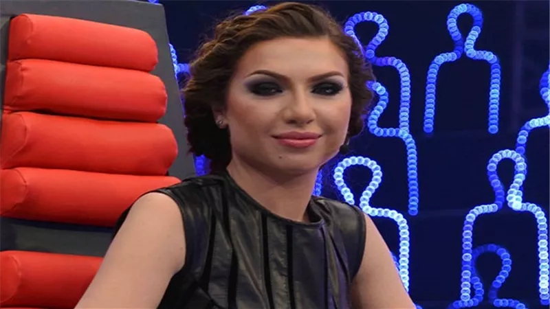 منى عبد الوهاب تعلن ارتباطها على 