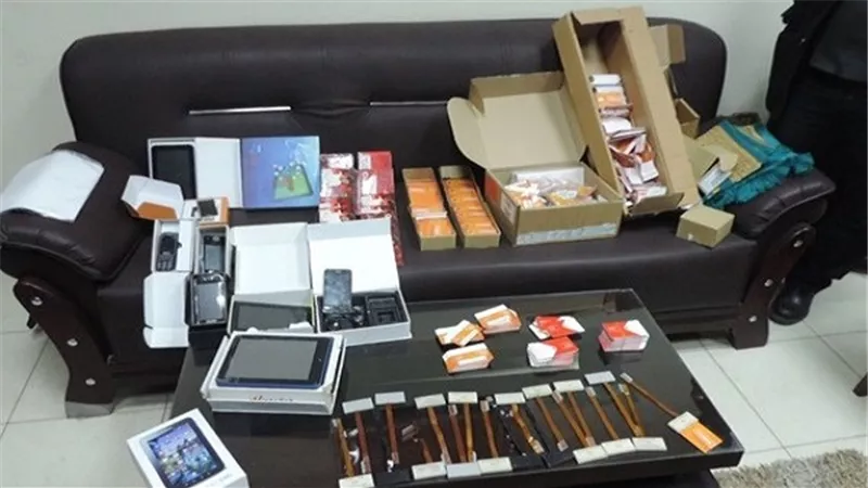 ضبط 20 جهاز اتصالات غير مصرح بدخوله البلاد في شارع الأزهر 