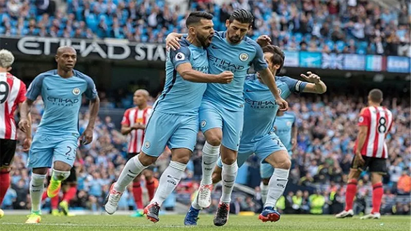 بالفيديو.. مانشستر سيتي يتقدم على سندرلاند بهدف في الشوط الأول