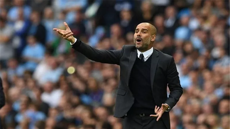 بالفيديو.. جوارديولا يحقق الفوز الأول بالنيران الصديقة في الدوري