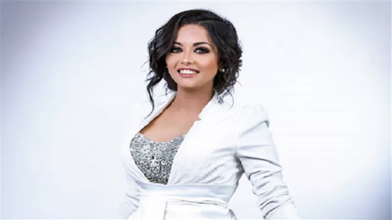 سهر الصياغ بإطلالة بيضاء في أحدث جلسة تصوير