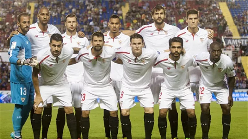 إشبيلية يواجه برشلونة في ذهاب كأس السوبر الإسباني