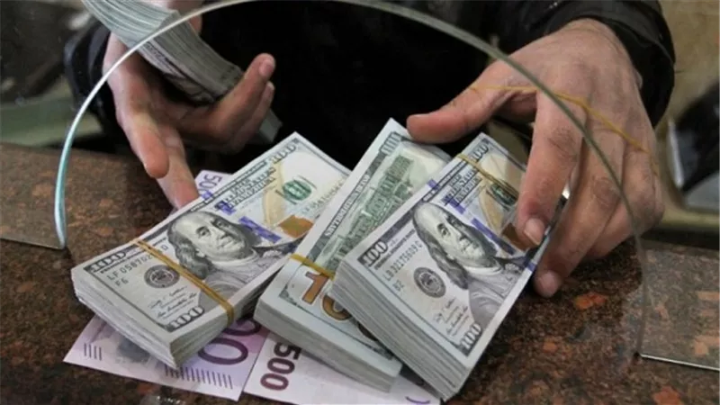 ننشر متوسط أسعار صرف العملات الأجنبية والعربية بالأسواق