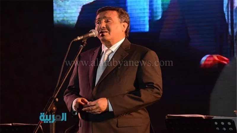 بالصور.. محمد عبده يشعل حفل 