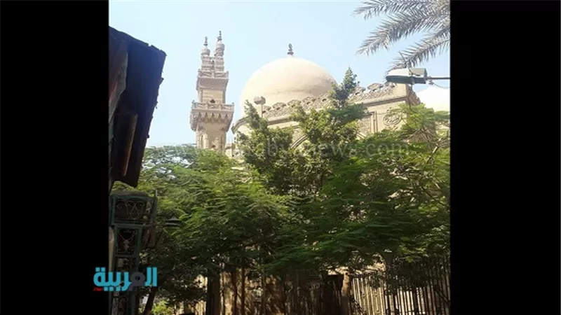 بالصور.. مقام السلطان الحنفي.. سبيل الفقراء إلى الله.. أحد أركان الطريقة الشاذلية.. ينتمي لسلالة سيدنا أبوبكر الصديق.. واشتهر بالحديث للموتى والمشي على الماء