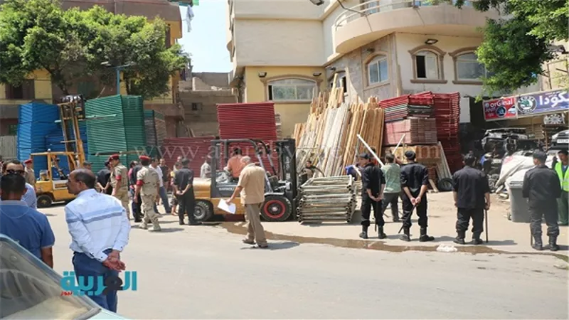 قوات الجيش تؤمن حملة إزالة مكبرة ببولاق الدكرور 