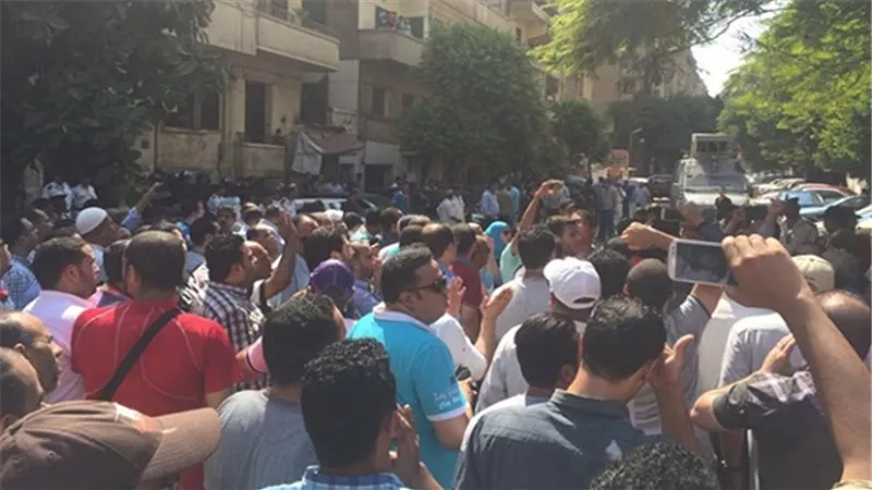 رفعت حسين: لا بديل عن الوقفات الاحتجاجية لرفض 