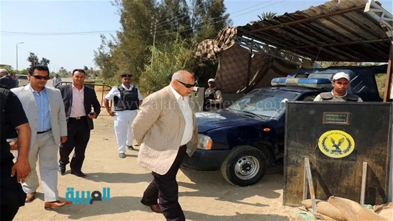بالصور.. قوات الأمن بالسويس تمشط المناطق المتأخمة لمجرى القناة