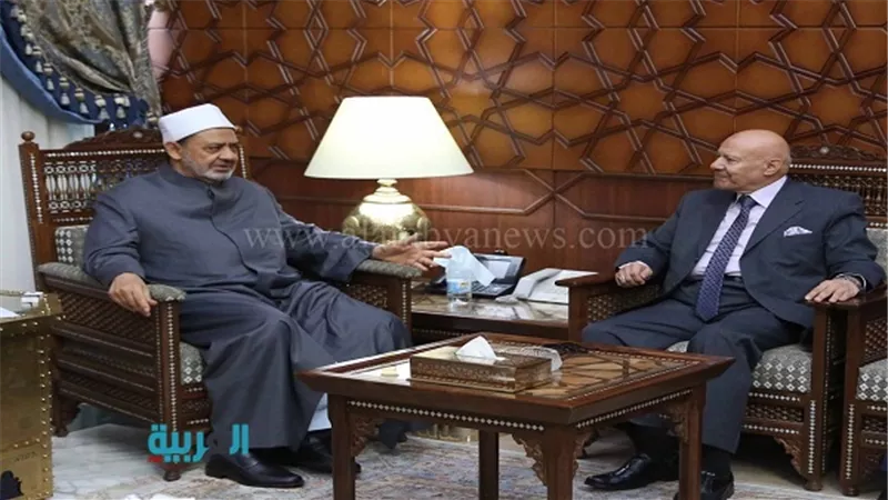 تفاصيل لقاء شيخ الأزهر ورئيس هيئة النيابة الإدارية الجديد 