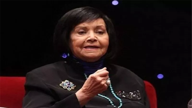 رغم مرضها.. مديحة يسري تدفع ألف جنيه إعانة شهرية للعاطلين 