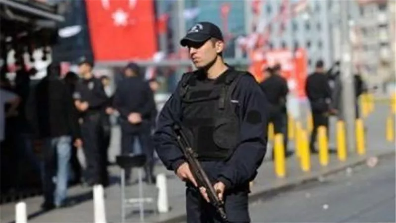 فصل أكثر من 2000 ضابط شرطة وإغلاق المدارس الخاصة