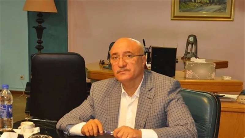 محافظ بورسعيد يقرر التجديد لمجلس إدارة النادي المصري