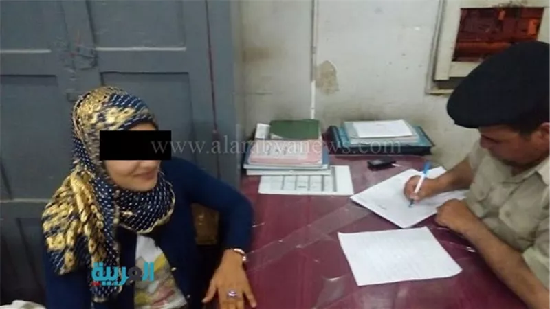شاهد.. فتاة هاربة من أسرتها بمحطة سكك حديد المنيا 