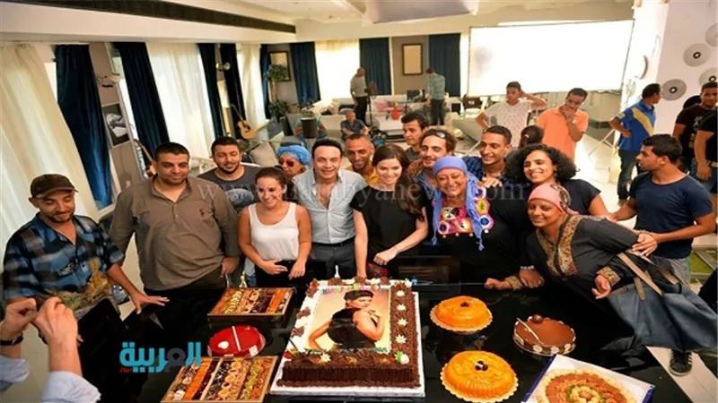 بالصور.. مصطفى قمر يحتفل بعيد ميلاد يسرا اللوزي 