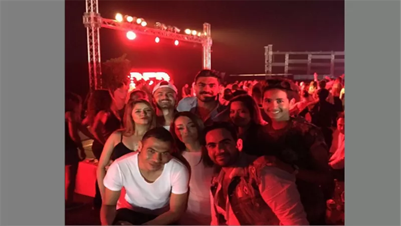 منى زكي وأنغام وخالد سليم في حفل الهضبة