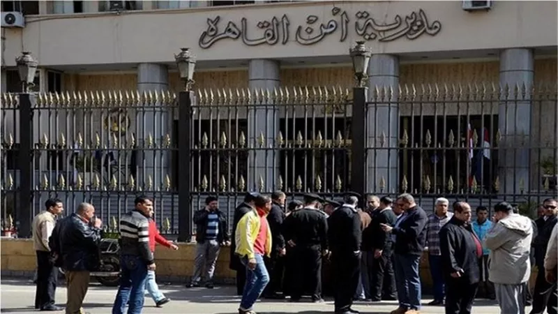 نائب مدير أمن القاهرة ينقذ 12 شخصًا من الموت في حريق المعادي