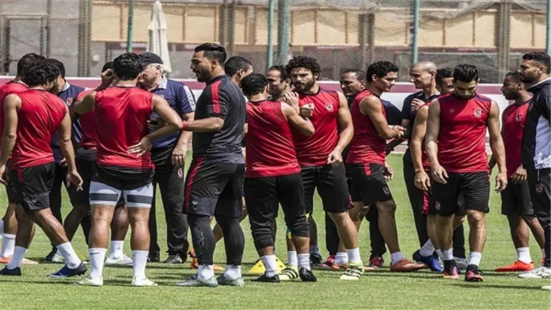 الأهلي يصطدم بالإسماعيلي بأولى مباريات الدوري الجديد