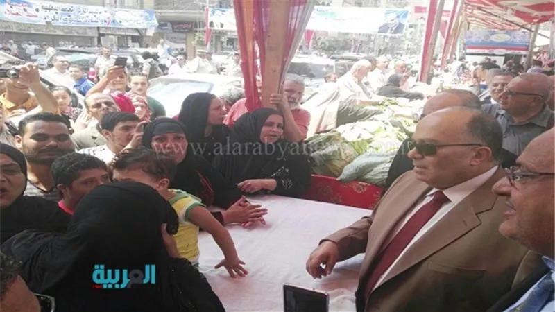 رئيس المخابرات ومحافظ الدقهلية يفتتحان أسواق المحروسة 