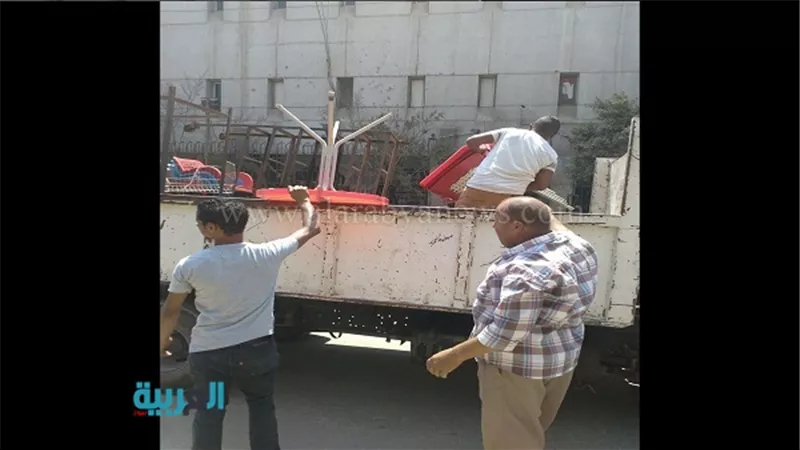 بالصور.. تحرير 6 محاضر إشغالات بحي المطرية 
