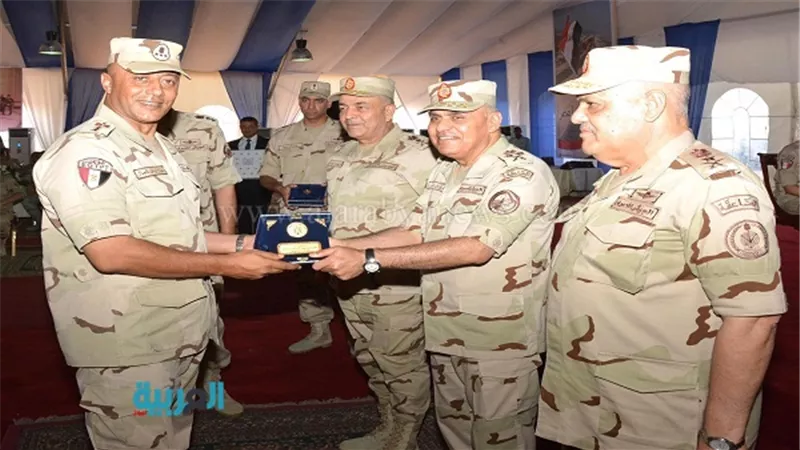 بالصور..وزير الدفاع يشهد المرحلة الرئيسية لمشروع 