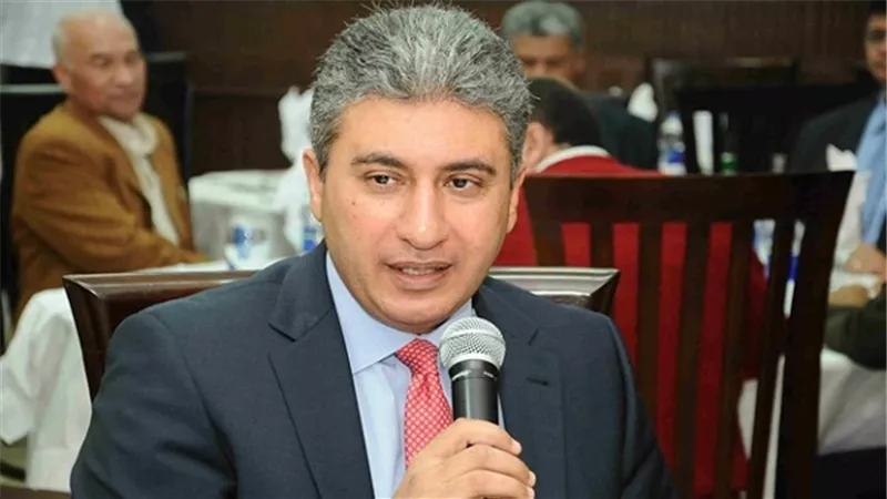 وزير الطيران ينفي طلب تخصص صالات للوفود الروسية بالمطارات