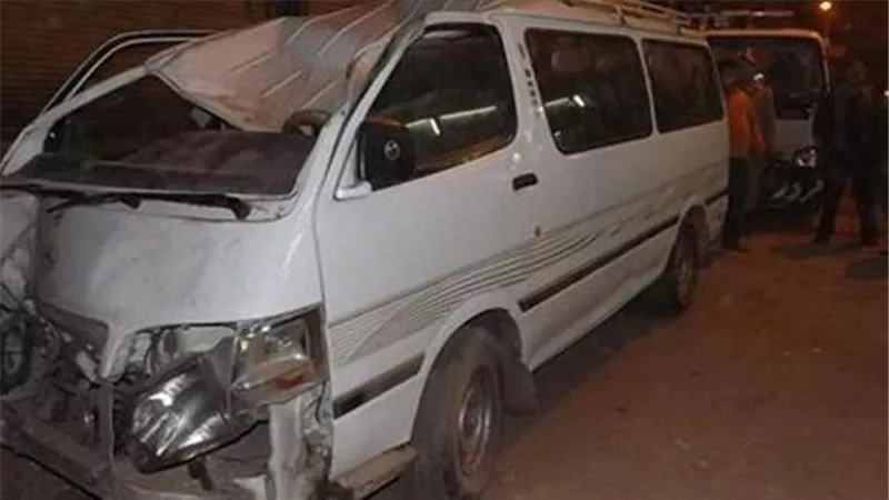 إصابة 12 في حادث انقلاب سيارة ميكروباص أعلى دائري الوراق