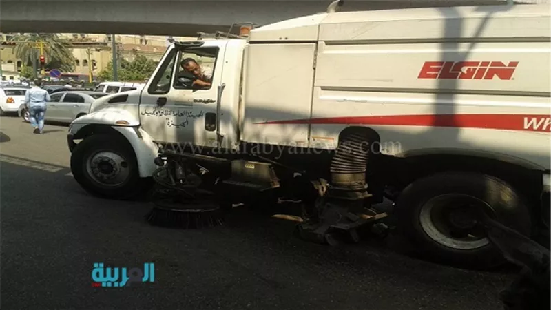 بالصور.. حملة لصيانة الشوارع بجنوب الجيزة 