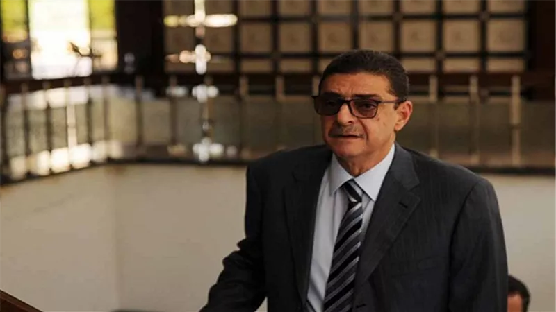 محمود طاهر يطمئن على بعثة الأهلي في أبيدجان