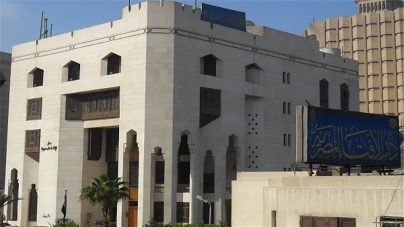 دار الإفتاء تبيح إخراج أموال الزكاة لـ