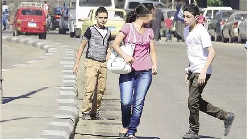 دكتورة علم اجتماع: المصرية غير آمنة وتتعرض للتحرش في كل مكان 