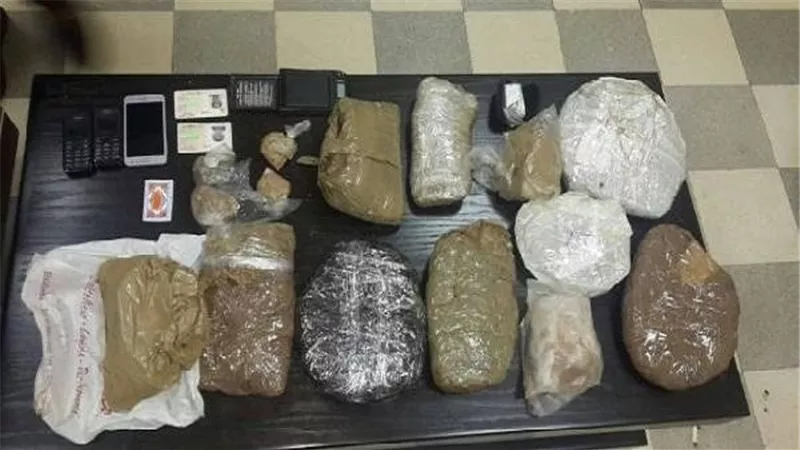 سقوط فلاح يتاجر في المخدرات والعملة بمنفلوط