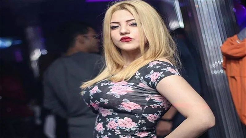 ملهى ليلي بالجيزة يجذب زبائنه بصور مخلة بالآداب العامة