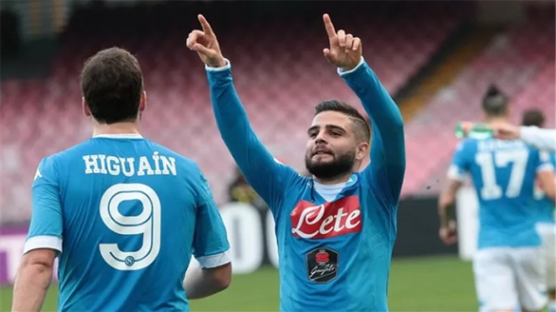 بالفيديو.. نابولي يسحق الميلان برباعية مثيرة في الدوري الإيطالي