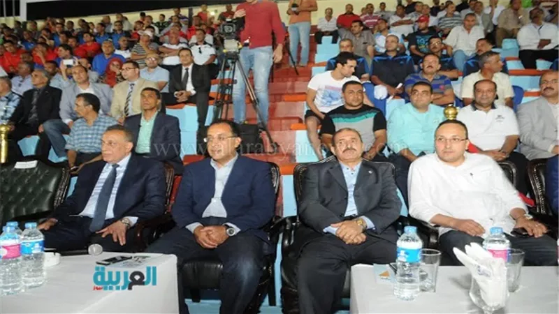 بالصور.. وزير الإسكان ومحافظ الجيزة يفتتحان دورة المدن الجديدة الرياضية بالشيخ زايد.. تسليم شهادات تقدير لأوائل المراحل التعليمية بالمدينة.. و900 موظف بـ
