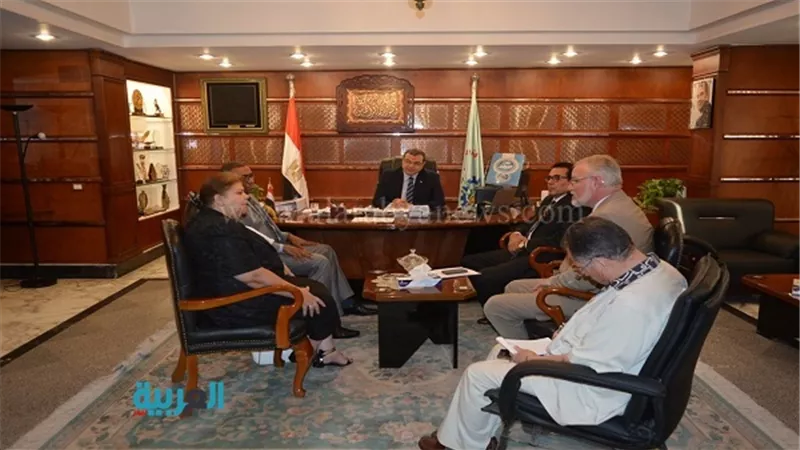 بالصور.. وزير القوى العاملة يبحث توفير احتياجات السوق مع خبير ألماني