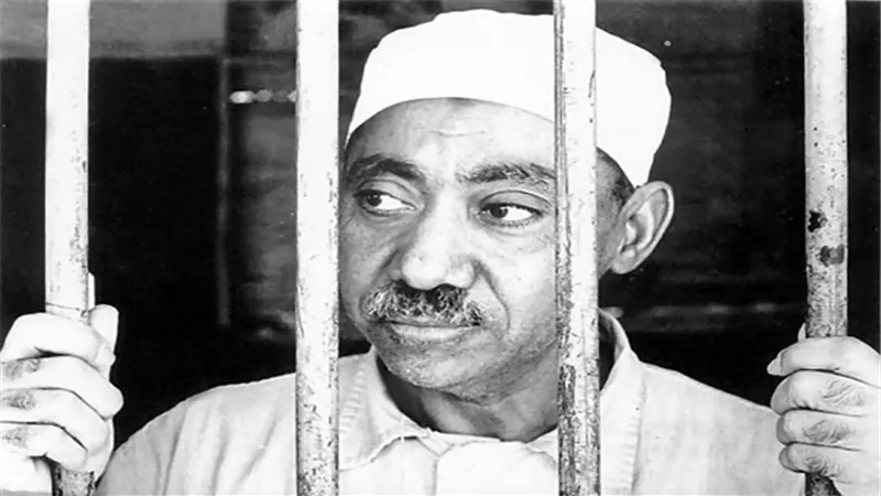 الرجل الذي أعدمه عبدالناصر.. سيد قطب مؤسس مدرسة الإخوان الجهادية