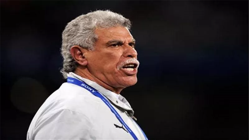 حسن شحاتة يفتح النار على الجميع.. 