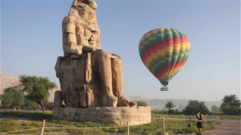 السياحة: الصينيون المصابون في رحلة البالون بالأقصر بخير 