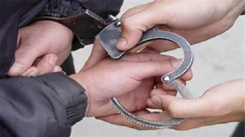 سقوط عاطل يقود سيارة مسروقة في السلام