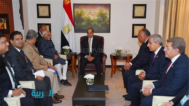 السيسي يستقبل نائب الرئيس الهندي بمقر إقامته في نيودلهي 