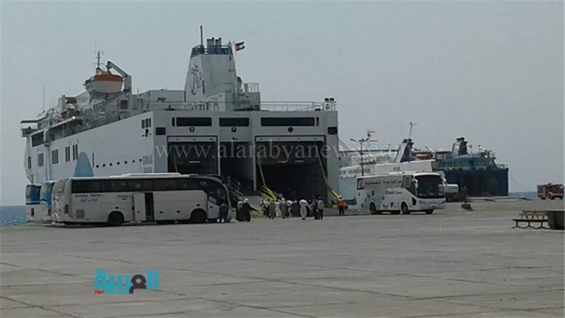 بالصور.. ميناء نويبع يودع آخر أفواج حجاج البر