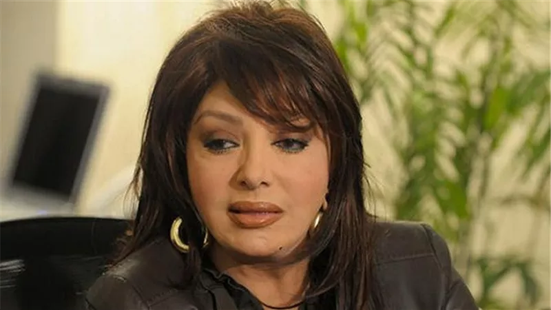 نبيلة عبيد تنشر صورتها مع 