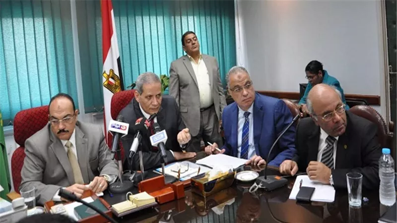 شائعات تأجيل الدراسة تكشف المستور.. وزير التعليم: طباعة 75% من الكتب وبداية العام في موعده.. تدريب 267 ألف معلم.. والموافقة على إلغاء امتحانات 