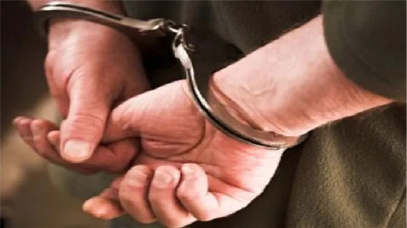 ممثلون بالمنصورة يصورون أنفسهم يأكلون من القمامة لإثارة البلبلة