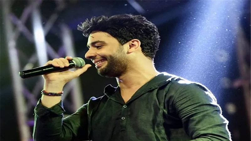 بالصور.. أحمد جمال يشعل حفل 